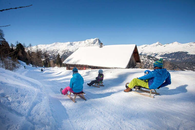 Tobogganing with the family in the Tyrolean Oberland